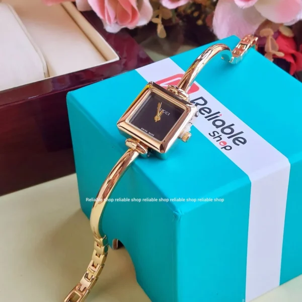 Guccii-AA Ladies bracelet watch-Golden black - Image 2